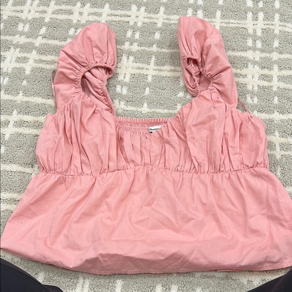 Abercrombie & Fitch Tops - Women's Pink Ruffled Top